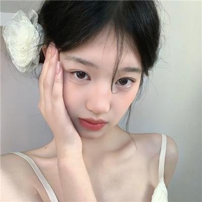 飞越美人谷海报